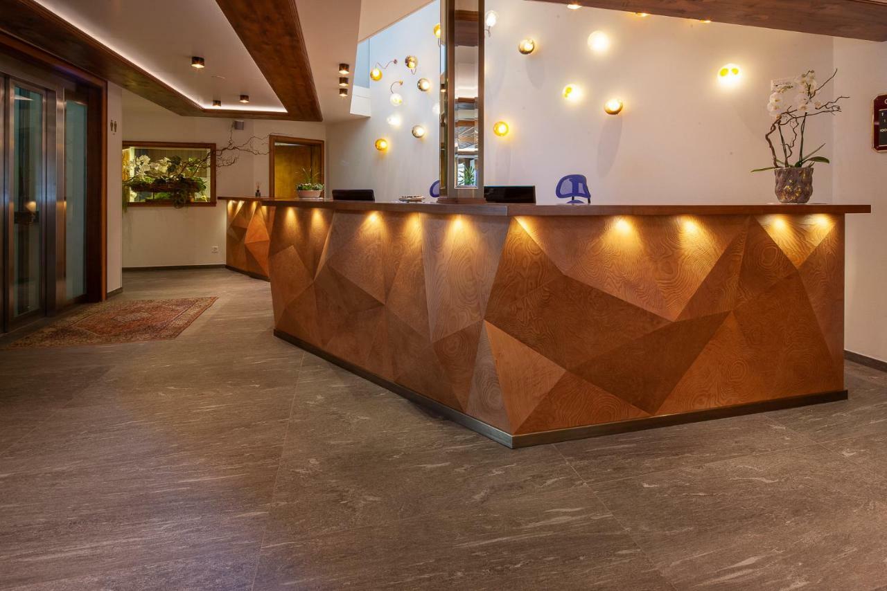 Hotel Sonne Zermatt Bagian luar foto