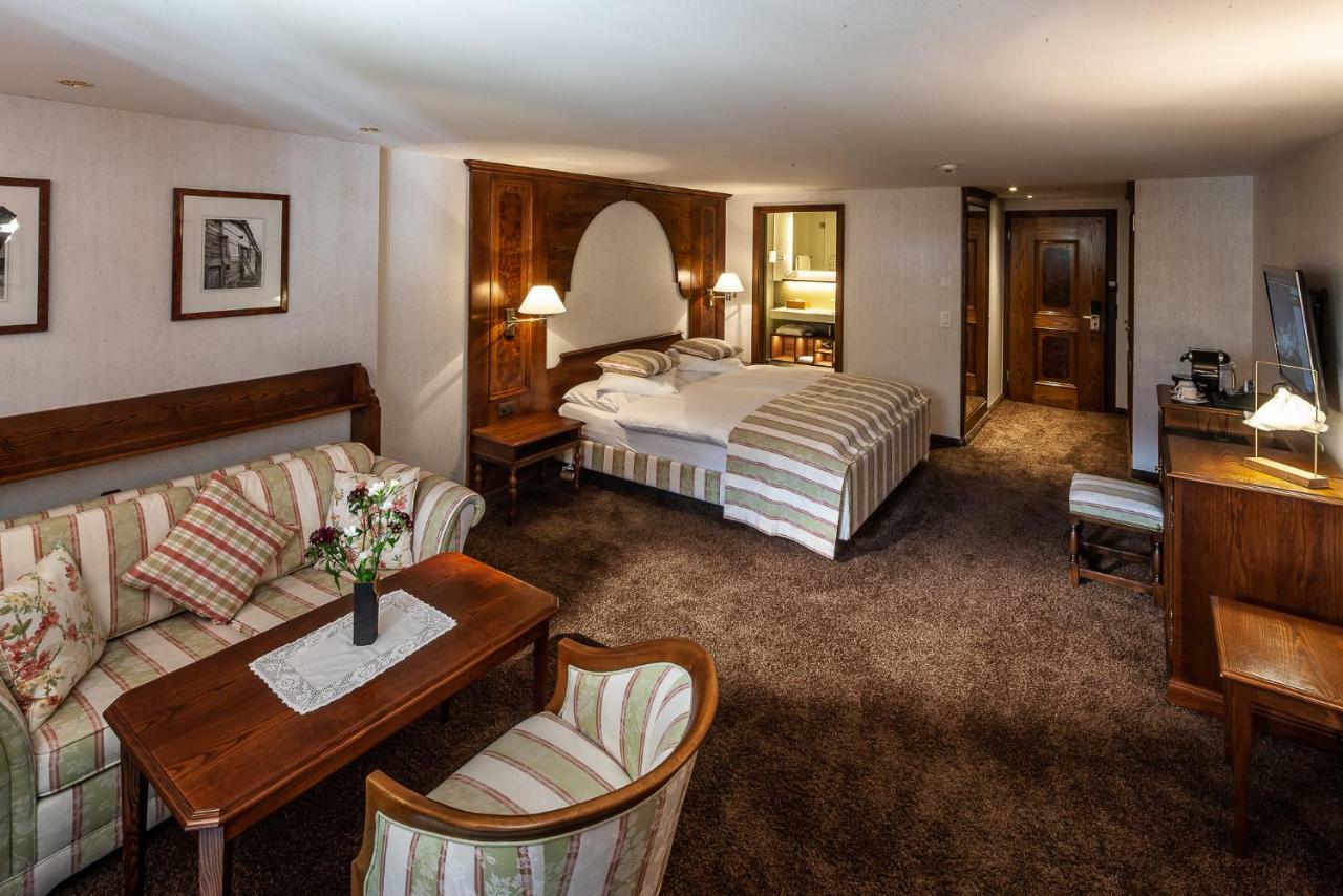 Hotel Sonne Zermatt Bagian luar foto